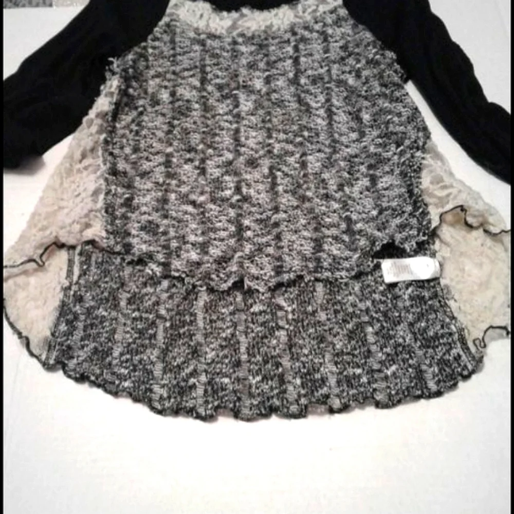 Almost Famous Black & Cream Multipattern Laced Long Sleeve Top